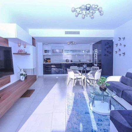 BLUE BAY Appartement 3 pieces Nisa Exterior foto